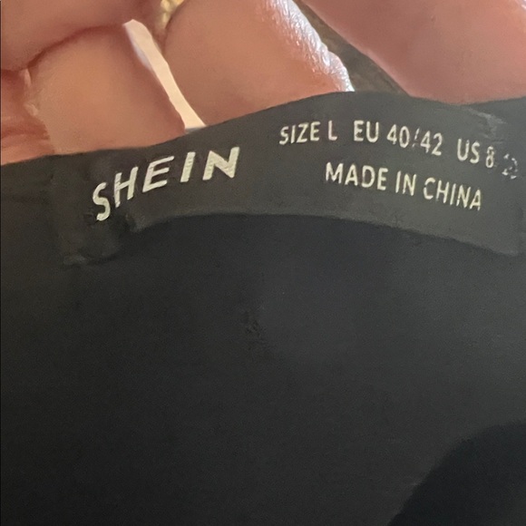 #1270=Black and White Miami Crop Top - Picture 5 of 5